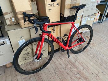 Used Canyon Endurace CF SL Disc 8.0 Aero Di2 2020 Road & Gravel, shop.filter.color.ff0000 — image 2 of 5