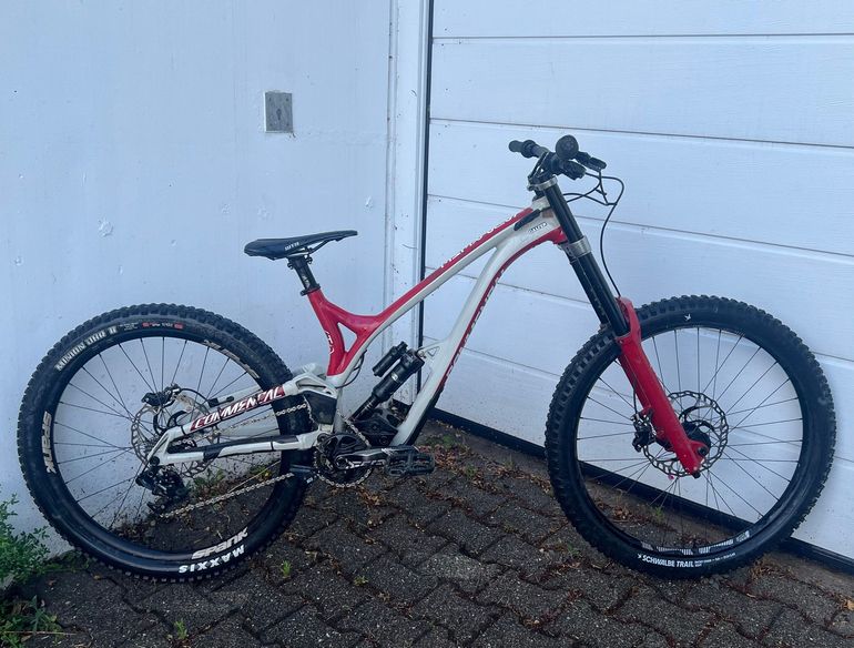 Commencal SUPREME DH 29 / 27 TEAM 2021