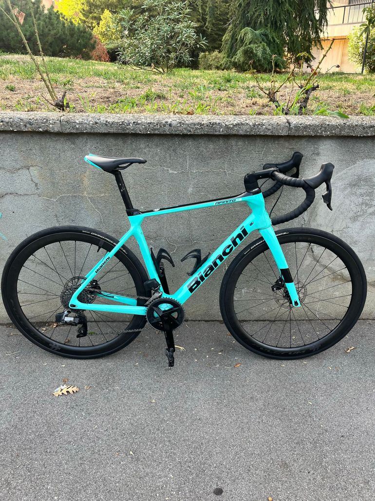 Bianchi Infinito XE Rival eTap AXS 2023