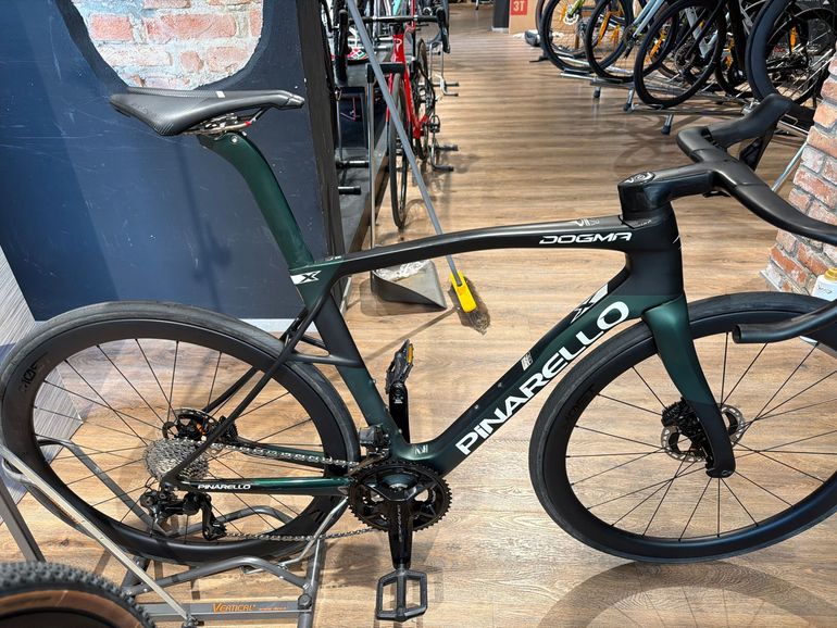 Pinarello DOGMA X DURA ACE Di2 2024