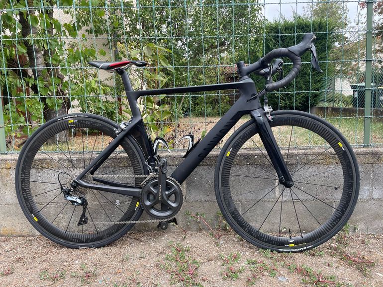 Canyon Aeroad CF SLX 9.0 Di2 2019 — Price & Specs | 2BX