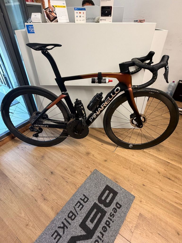 Pinarello DOGMA F DURA ACE Di2 2024