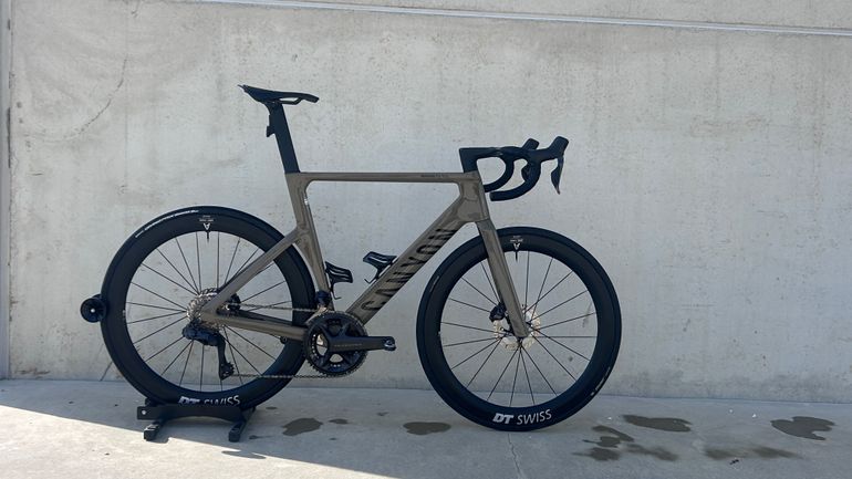 Canyon Aeroad CF SLX 8 Di2 2024 — Price & Specs | 2BX