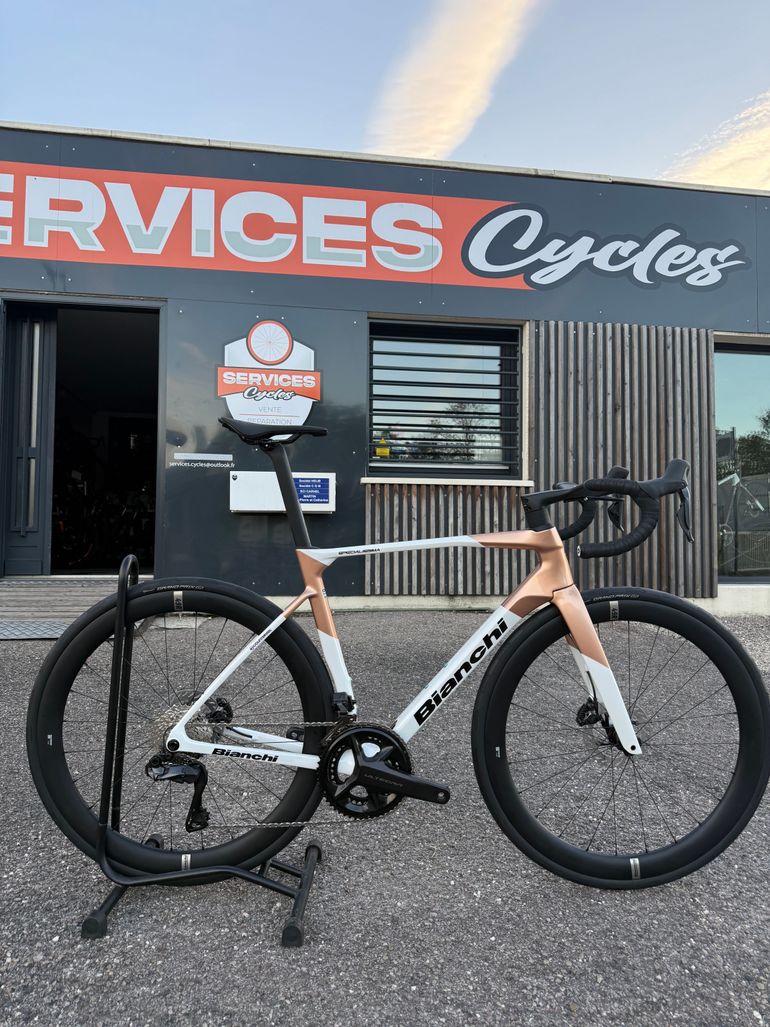 Bianchi Specialissima PRO Ultegra Di2 2024