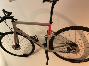 Used Specialized Tarmac SL6 Disc Comp - Ultegra Di2 2020 Road & Gravel — image 1 of 3
