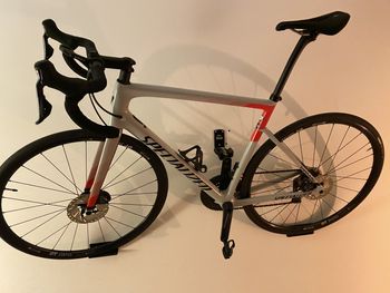 Used Specialized Tarmac SL6 Disc Comp - Ultegra Di2 2020 Road & Gravel — image 3 of 3