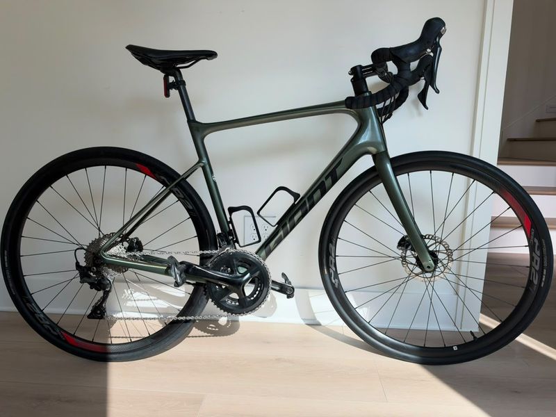 Used Giant Defy, Advanced 1 2021 2021 Road & Gravel