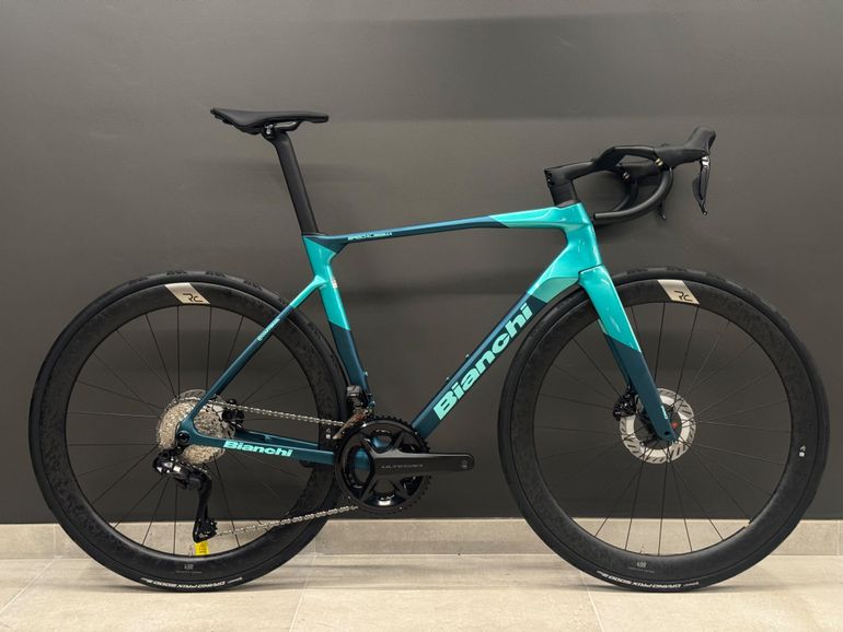 Bianchi Specialissima PRO Ultegra Di2 2024