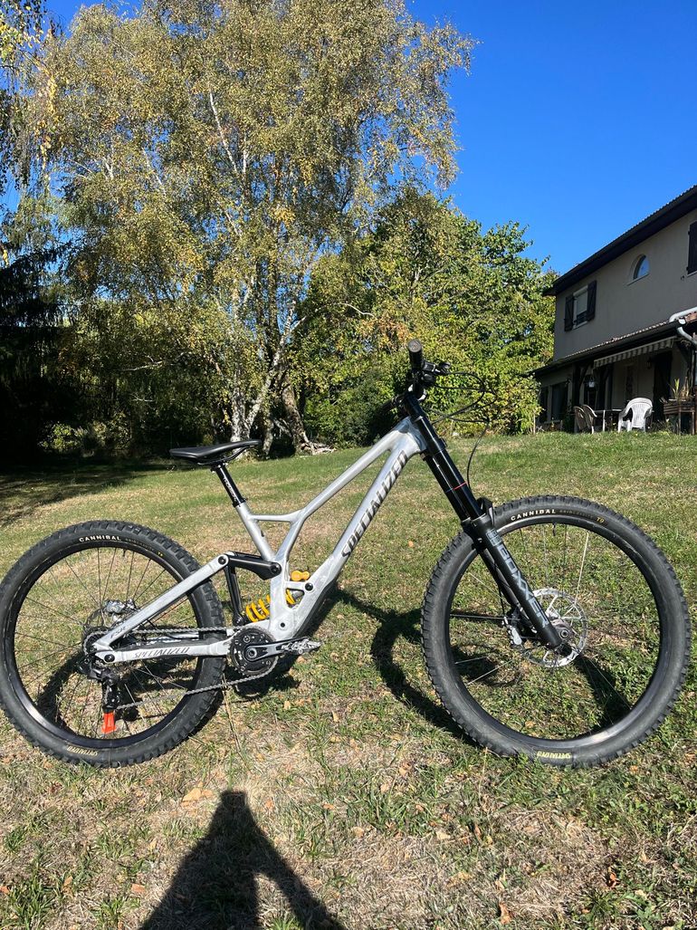 SPECIALIZED DEMO RACE 2025