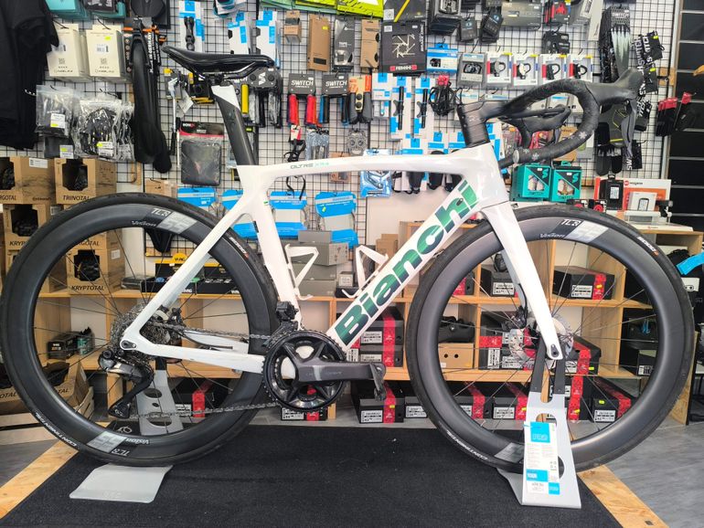 Bianchi Oltre XR4 - Ultegra Di2 2022