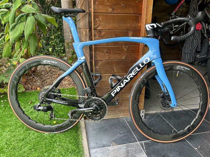 Pinarello F SRAM Force eTap AXS 2024 Road & Gravel d'occasion