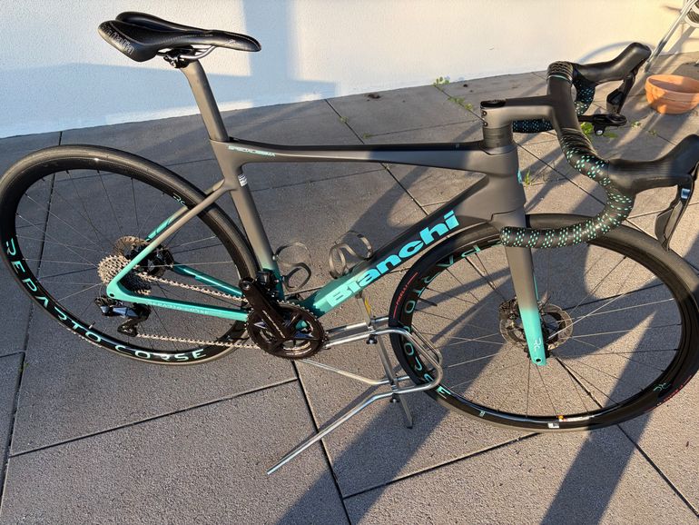 Bianchi SPECIALISSIMA 140TH RC DURA-ACE DI2 2025
