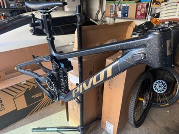 Used Downhill Bikes for sale | 70% off new | buycycle