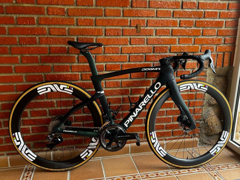 Pinarello DOGMA F DURA ACE Di2 Disc 2024