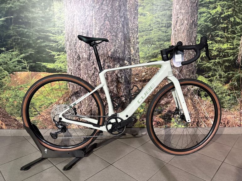 Cube NUROAD HYBRID C:62, RACE 400X 2025