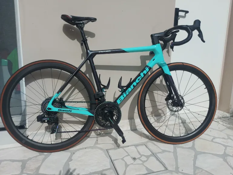 Bianchi Specialissima PRO Sram Force eTap AXS 2025