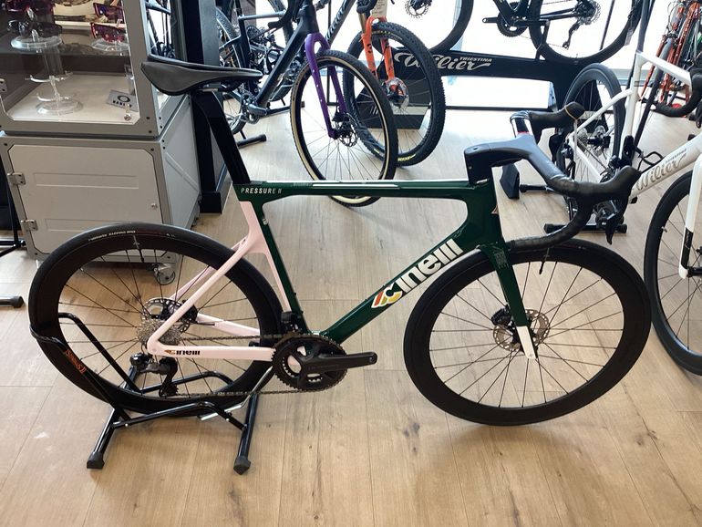 Cinelli PRESSURE II - ULTEGRA DISC DI2 2024