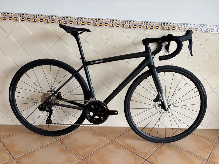 Specialized Aethos Comp - Shimano 105 Di2 2024 | 2BX