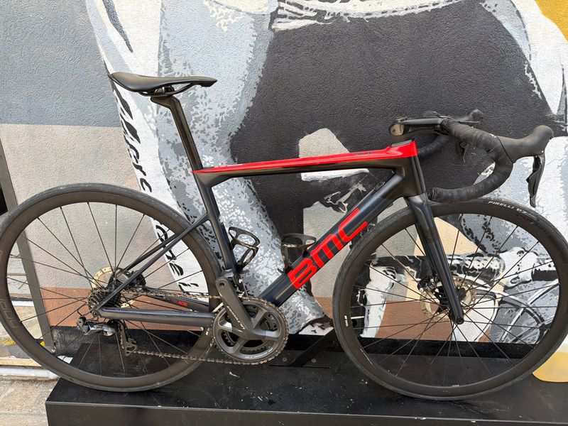 BMC Teammachine SLR01 DISC THREE 2019 2019 Road & Gravel de segunda mano