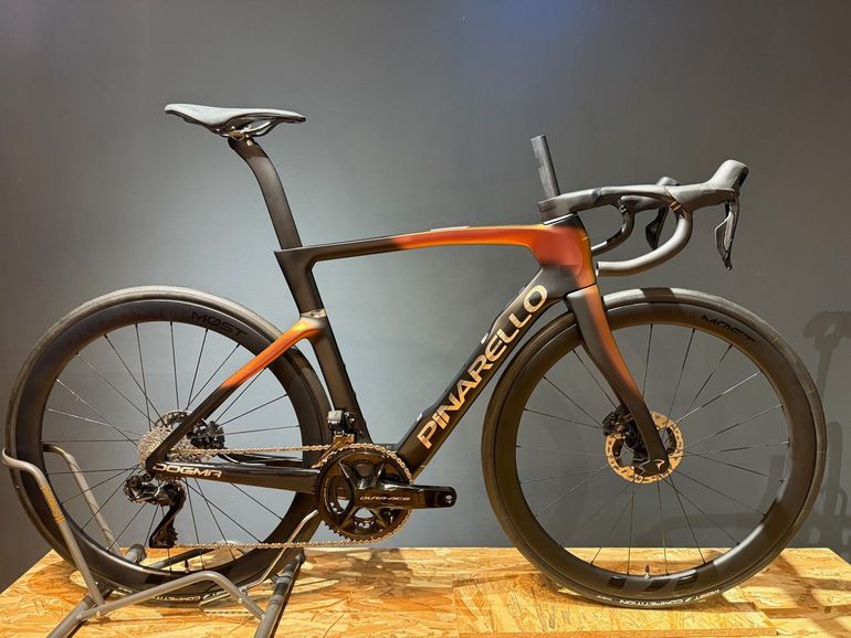 Pinarello DOGMA F DURA ACE Di2 2024