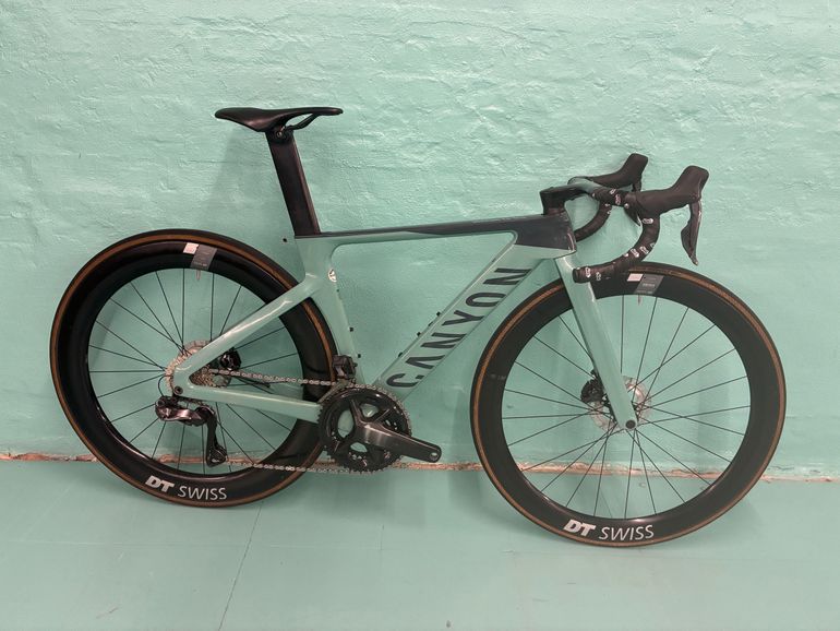 Canyon Aeroad CF SLX 8 Di2 2024 — Price & Specs | 2BX