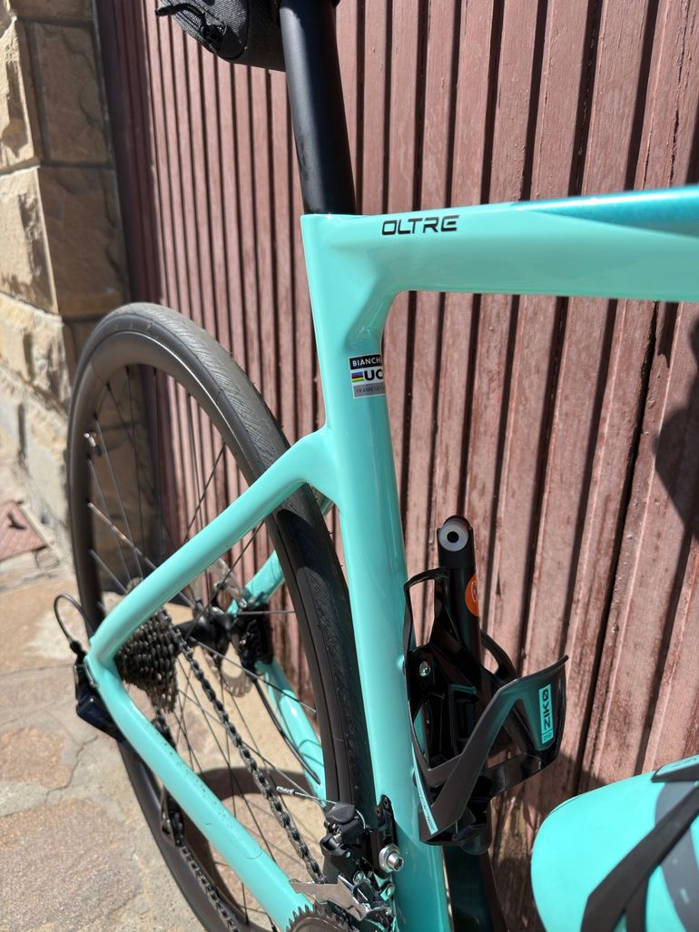 Bianchi Oltre Race 105 Di2 2023