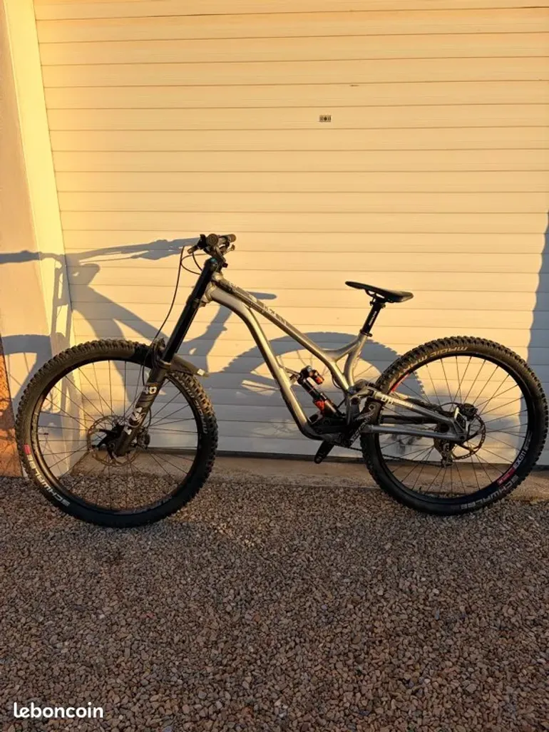 Commencal SUPREME DH 29 / 27 RACE 2021