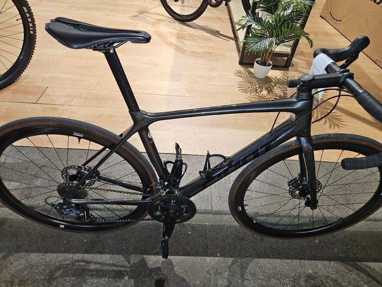 Giant TCR Advanced Pro Disc 1 AXS 2024 — Price & Specs | 2BX