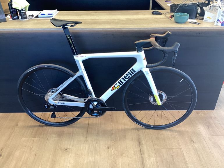 Cinelli PRESSURE - 105 DISC DI2 2024