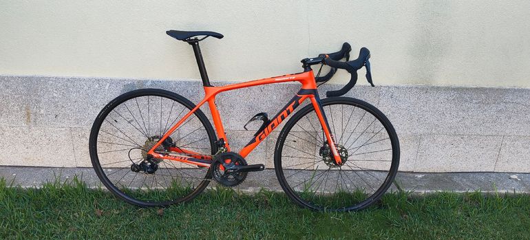 Giant TCR Advanced 1 Disc-KOM 2018 — Price & Specs | 2BX