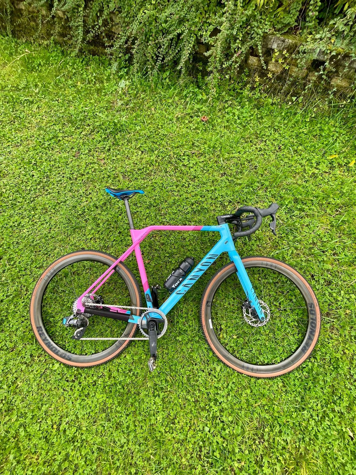 Used Canyon Inflite CF SL 8 2022 – € 3.800 | buycycle