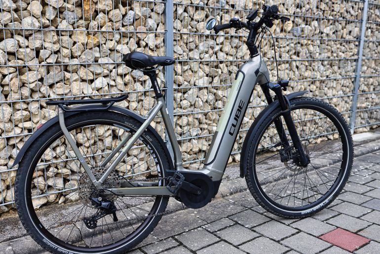 Cube KATHMANDU HYBRID, PRO 750 2024