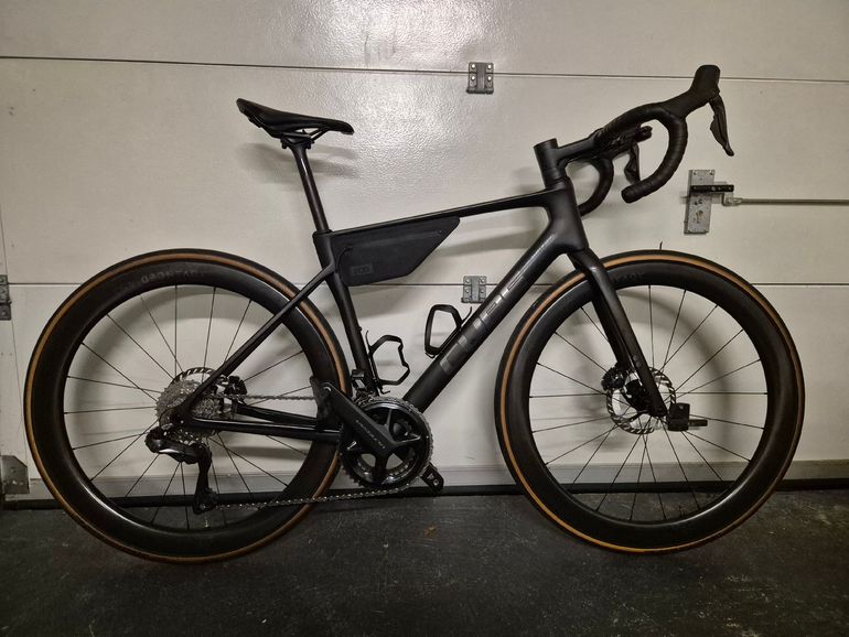 Cube ATTAIN C:62 SLT 2025