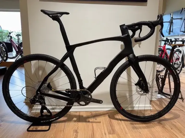 Pinarello GREVIL F7 - CAMPAGNOLO EKAR 2023