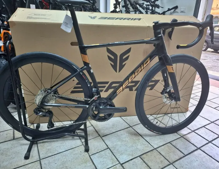 Berria BELADOR BR ULTEGRA DI-2 2024