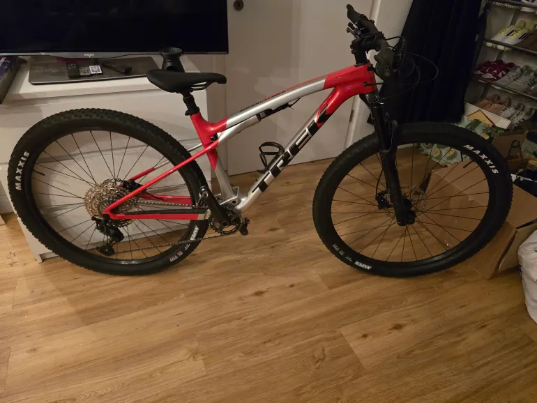Trek Supercaliber SL 9.6 Gen 2 2025