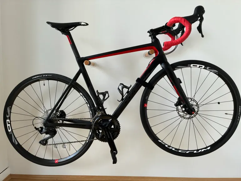 Colnago V3 Disc 105 Bike 2024