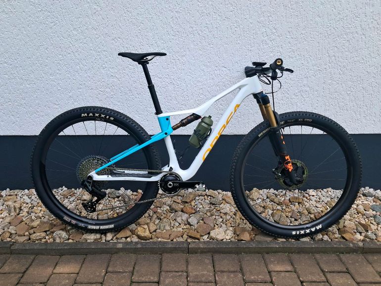 Orbea OIZ M-TEAM AXS 2025