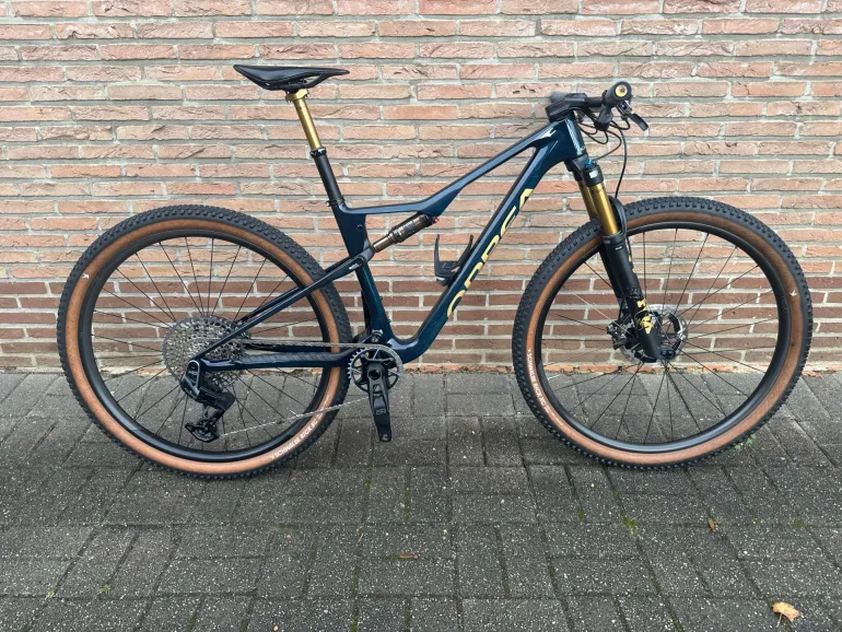 Orbea OIZ M-TEAM AXS 2025