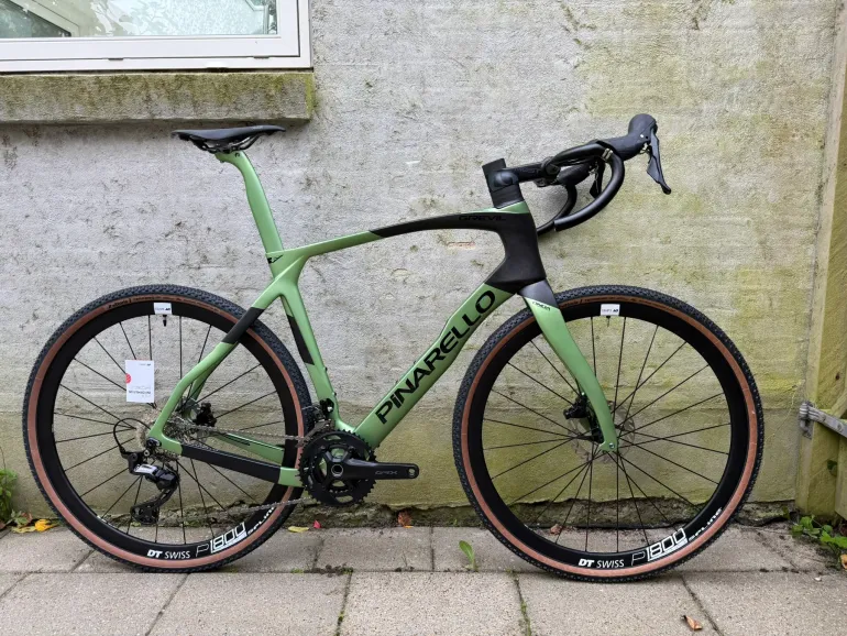 Pinarello GREVIL F9 - SHIMANO GRX Di2 2024