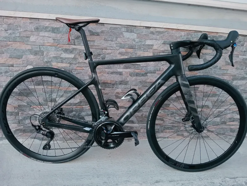 Tweedehands Orbea orca Custom Shimano 105 2022 Road & Gravel