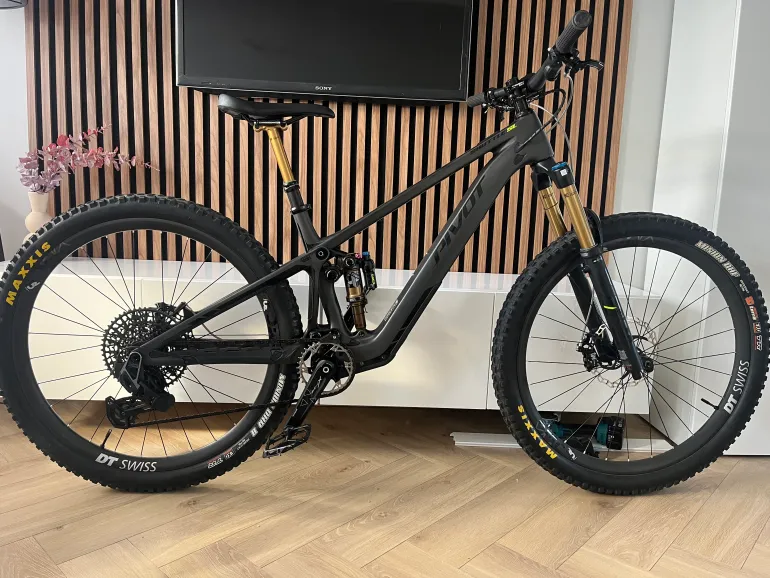 Pivot SHUTTLE SL/AM Pro X0 Eagle Transmission 2025