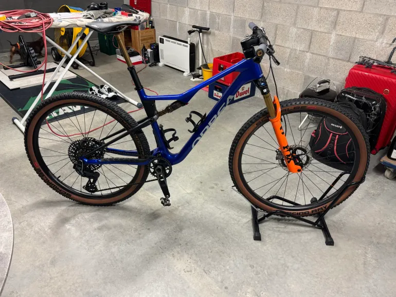 Orbea OIZ M-TEAM AXS 2025