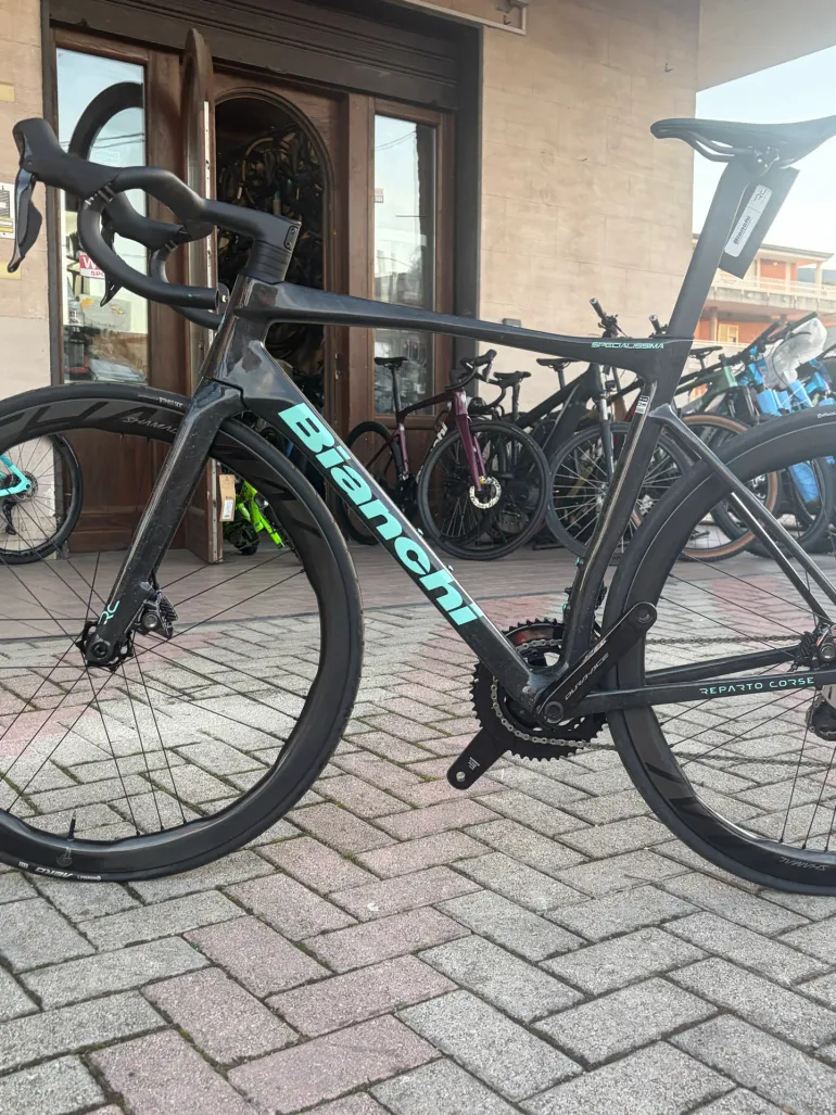 Bianchi SPECIALISSIMA 140TH RC DURA-ACE DI2 2025
