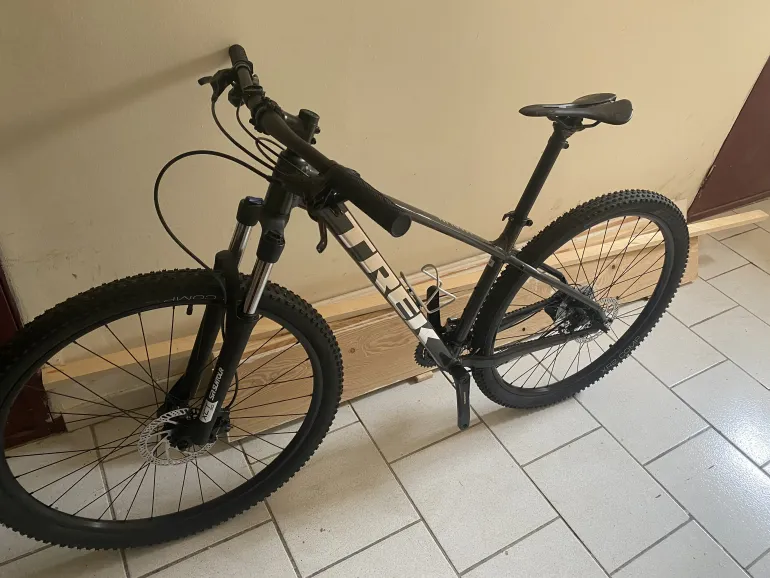 Gebrauchtes Trek Marlin 5 Gen 2 2023 Mountainbike, Hellgrau, 27.5 — Bild 3 von 4