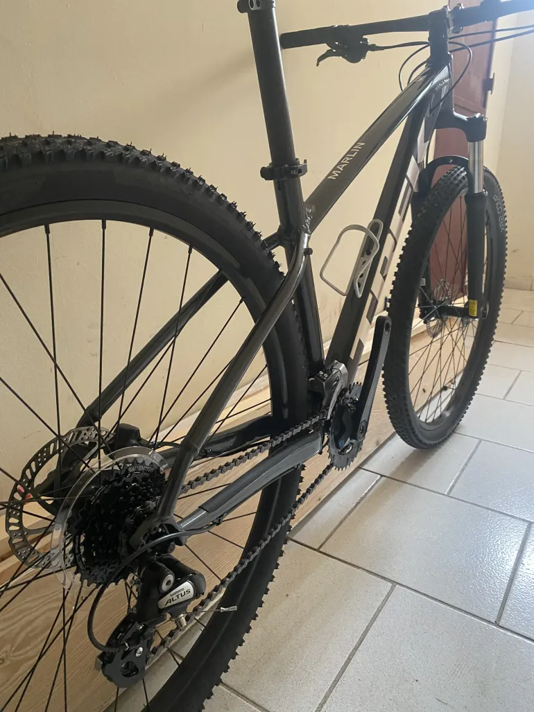 Gebrauchtes Trek Marlin 5 Gen 2 2023 Mountainbike, Hellgrau, 27.5 — Bild 2 von 4