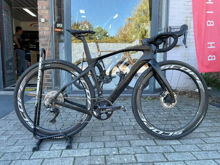 Pinarello GREVIL F7 - SHIMANO GRX 820 2025