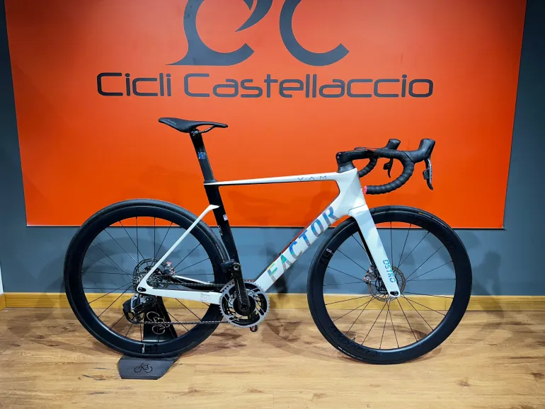Factor OSTRO VAM - SRAM Red 2023