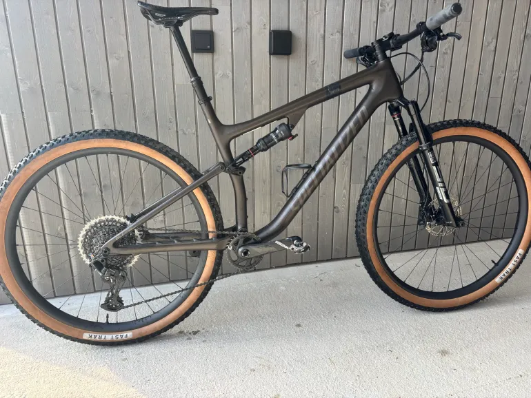 Specialized Epic 8 EVO Expert 2025