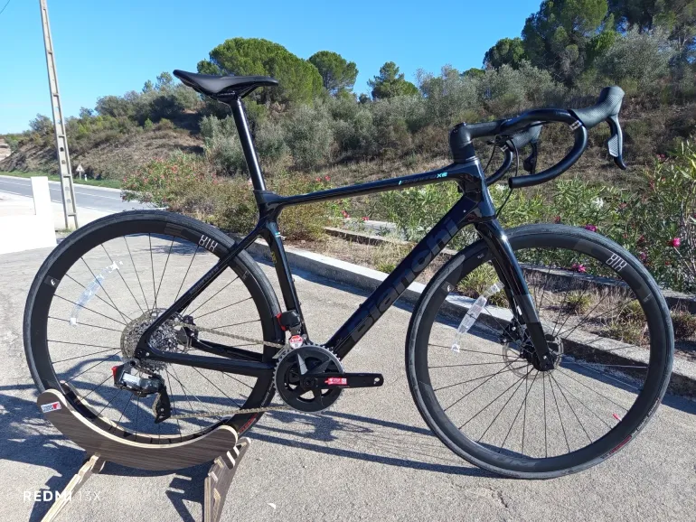 Bianchi Infinito XE Rival eTap AXS 2023